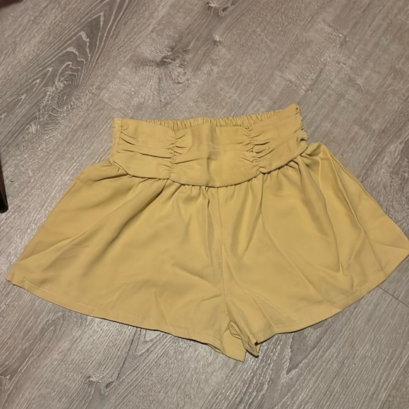 SHEIN Pants - SHEIN sinched waist dressy shorts